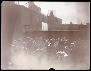 Meninas, trabalhando, ligado, um, telhado, jardim vegetal, ponte manhattan, visível, além, nova iorque, 1910, (silver, gelatin, print)